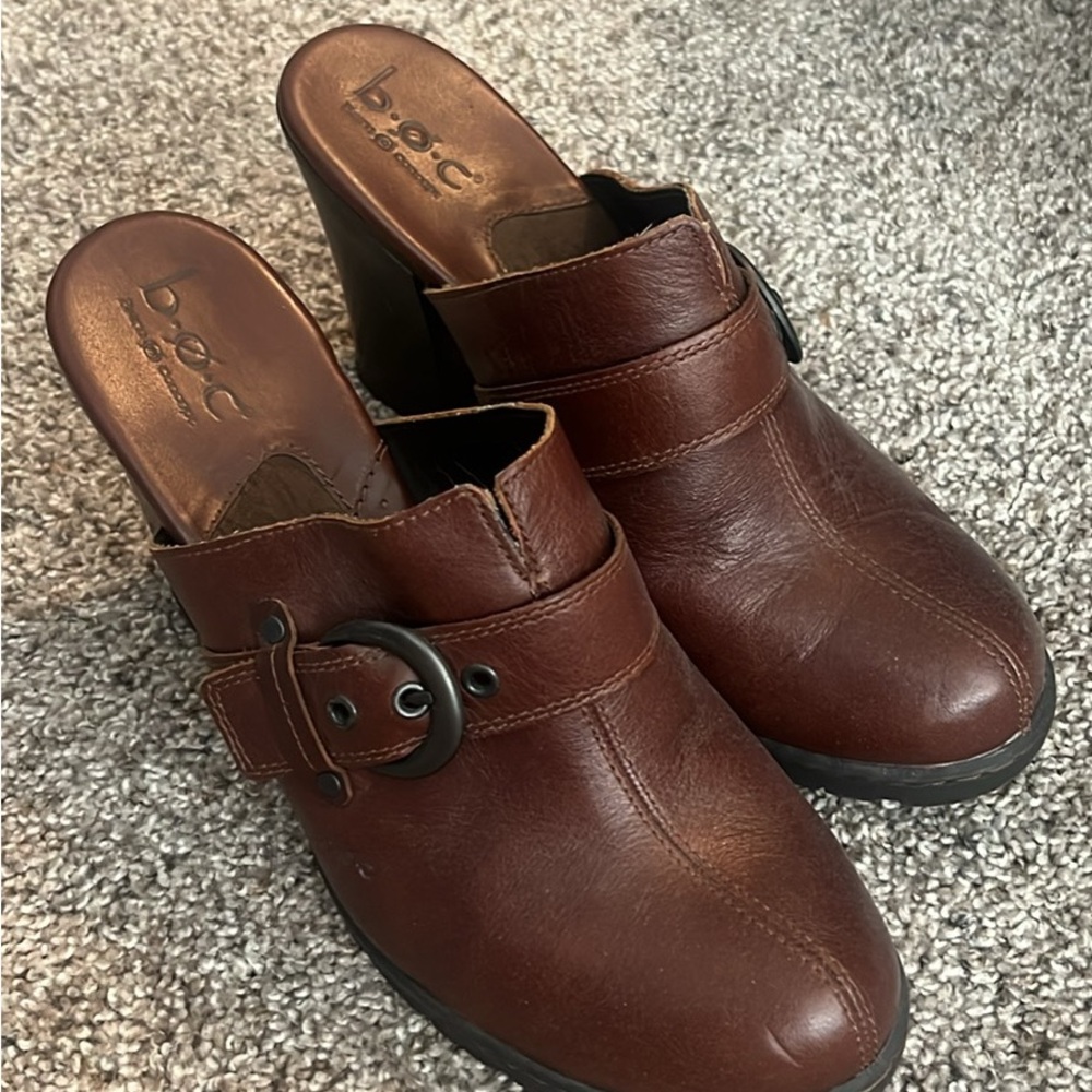 b.o.c. Women's Brown Leather Clogs